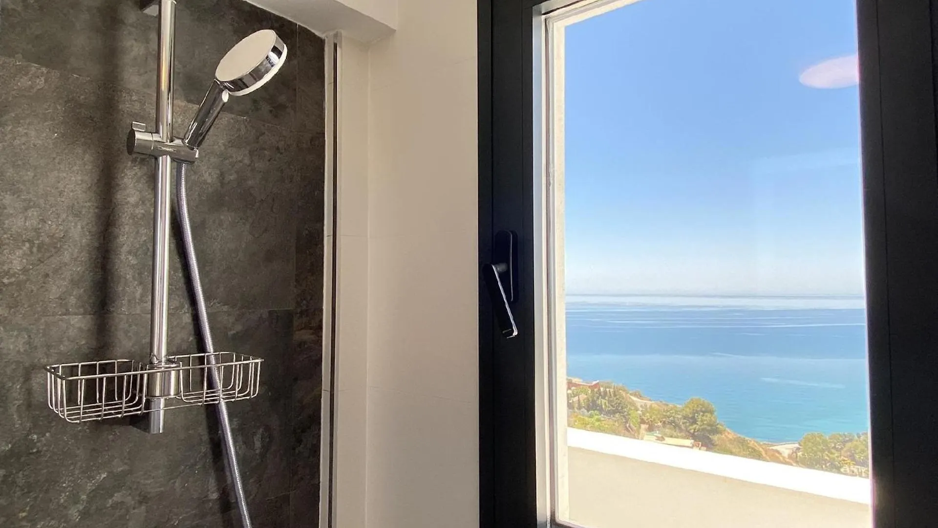 Apartment Ferienwohnung Fuer 6 Personen Ca 120 Qm In Nerja, Andalusien Costa Del Sol