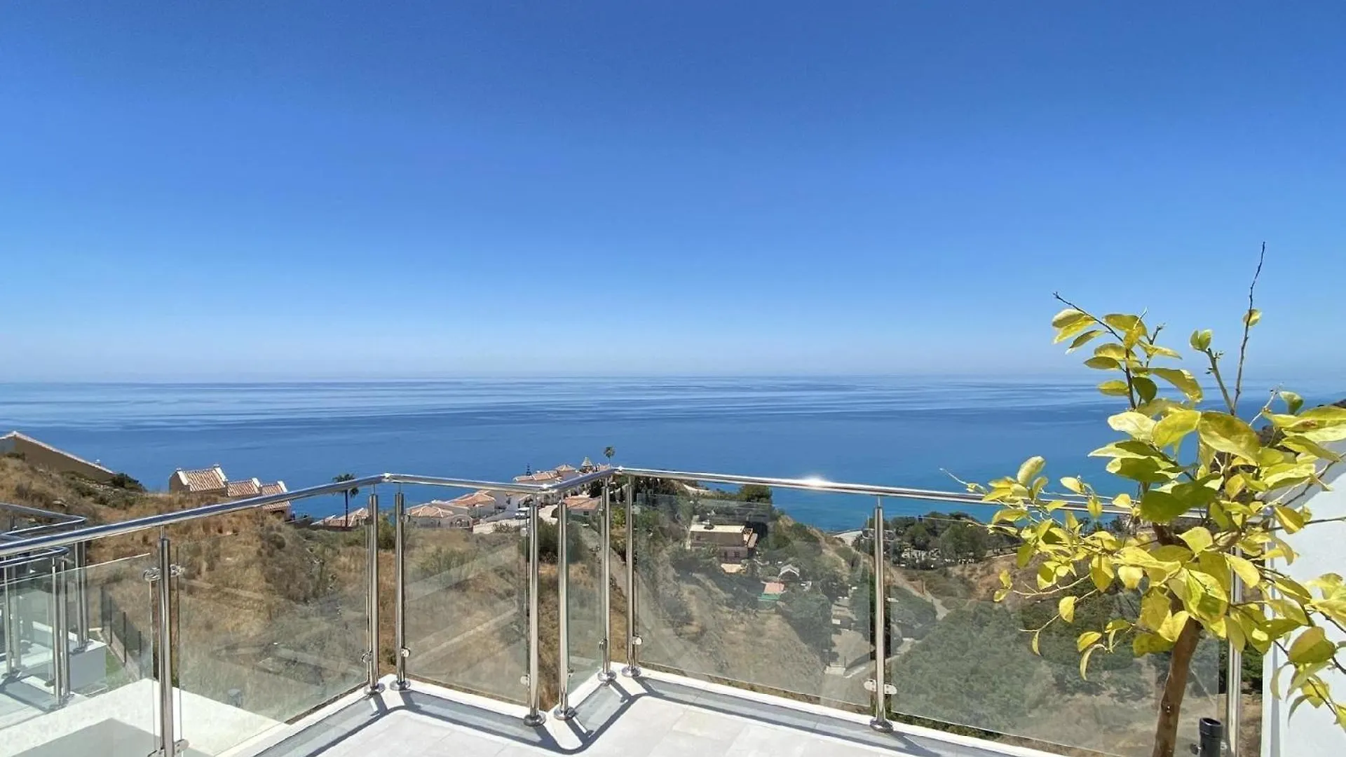 Apartment Ferienwohnung Fuer 6 Personen Ca 120 Qm In Nerja, Andalusien Costa Del Sol